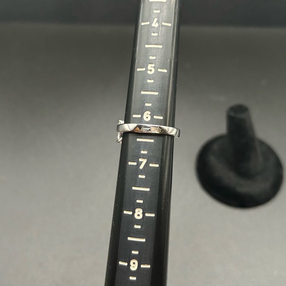 Sterling Silver square faux Diamond Ring size 6.25 beautiful - Picture 10 of 11